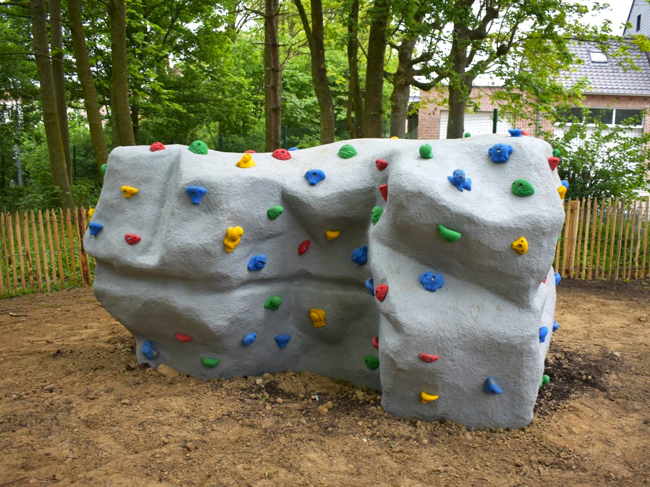 Klimrots (boulderblok) Roeselare Belgie Klimrots Kerelsplein - Aaciastraat Roeselare Belgie